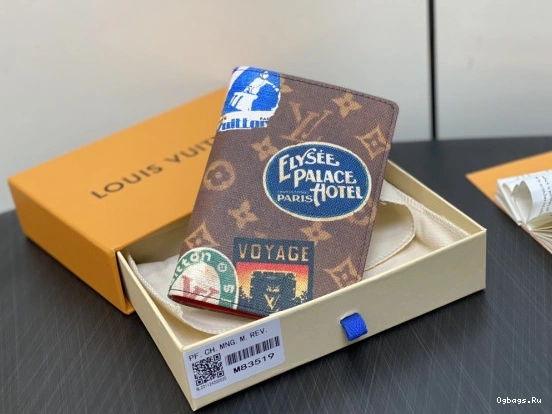 Vuitton COVER-10*14*2.5CM PASSPORT Louis 0401